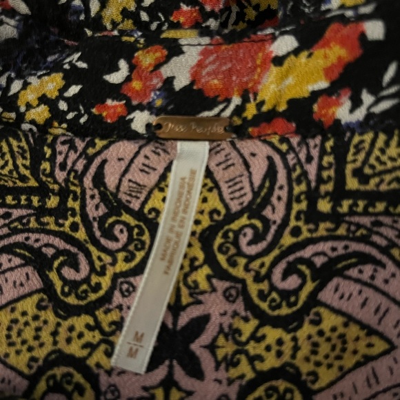 Free People Multicolor Patterned Top women’s Size M - Picture 3 of 3